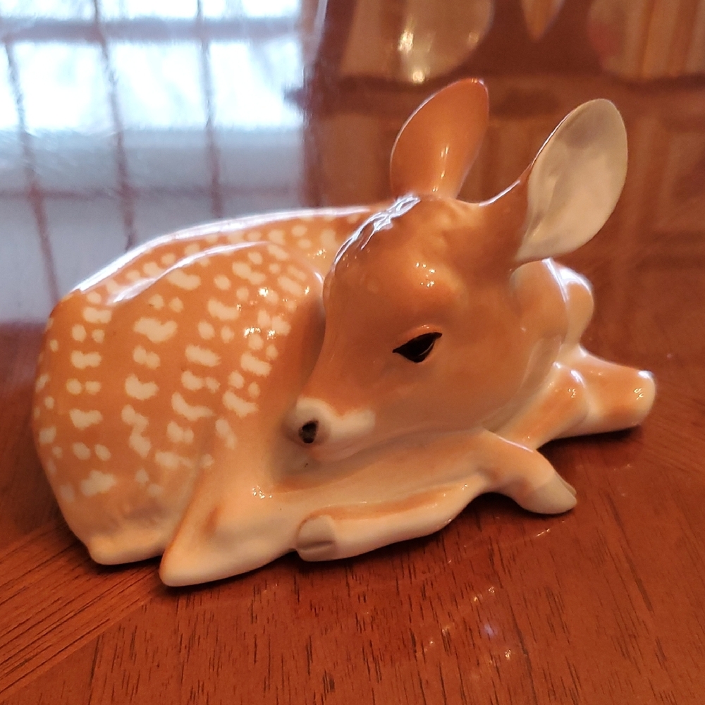 Charming Ceramic Fawn Figurine - Orange and White